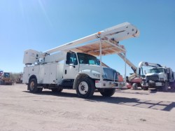 CAMION DE SERVICIO - INTERNATIONAL-4300 SBA 4X2 - 09652 - 4